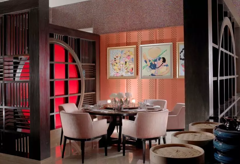 هتل The Leela Palace Chennai