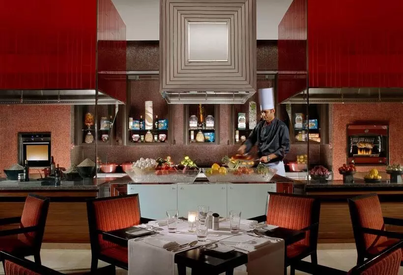 هتل The Leela Palace Chennai