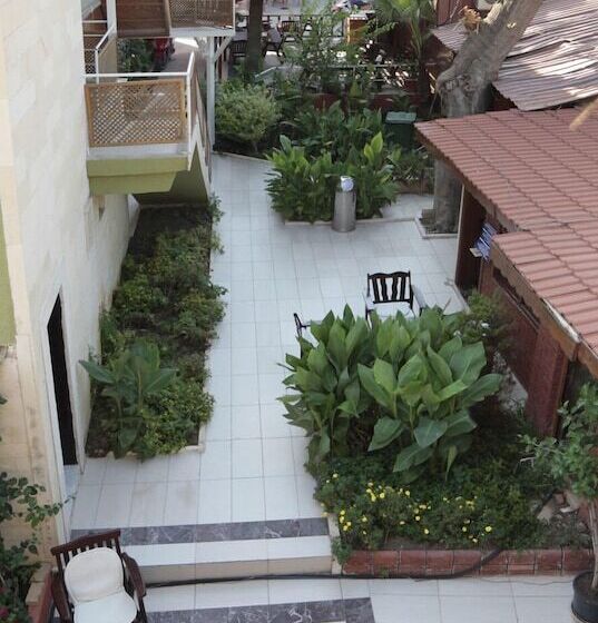 בית מלון כפרי Yali