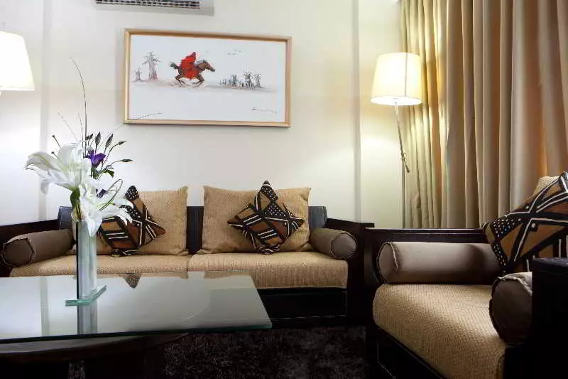 Oak Plaza Hotels East Airport