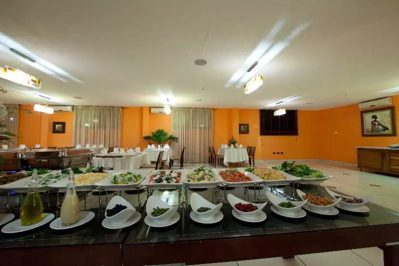 Oak Plaza Hotels East Airport