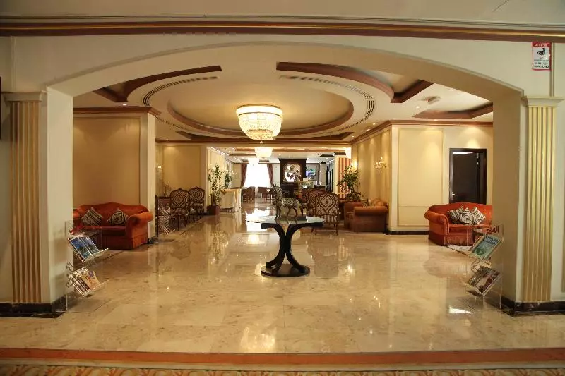 اقامتگاه Magnum Hotel & Suites West Bay