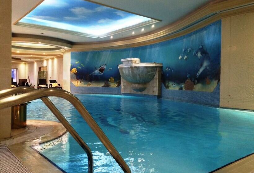 اقامتگاه Magnum Hotel & Suites West Bay