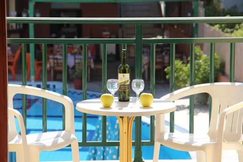 Stefania Studios By Estia