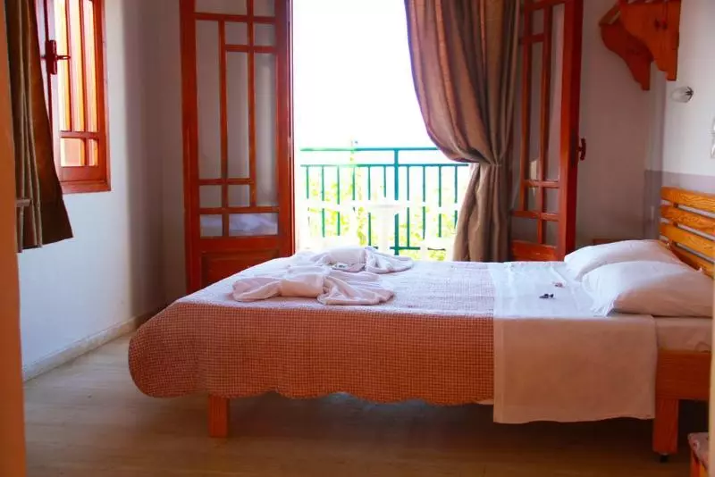 Stefania Studios By Estia