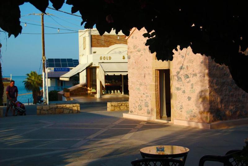 Stefania Studios By Estia