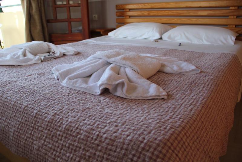 Stefania Studios By Estia