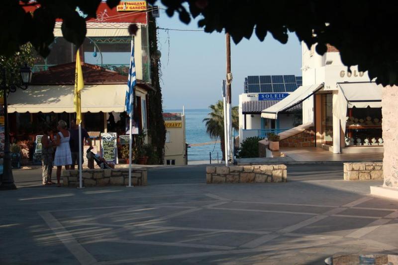 Stefania Studios By Estia