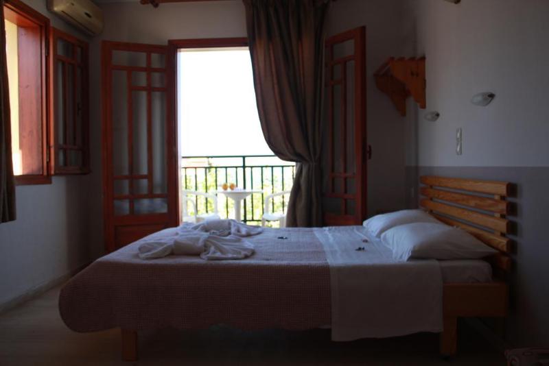 Stefania Studios By Estia