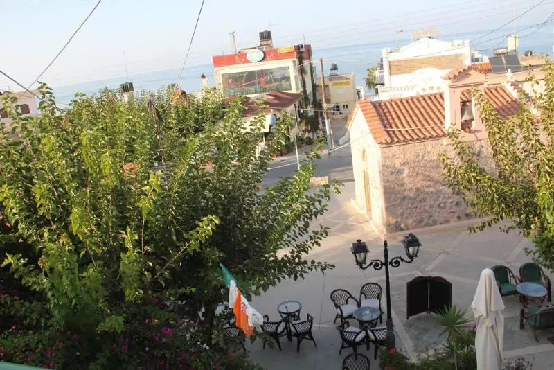 Stefania Studios By Estia