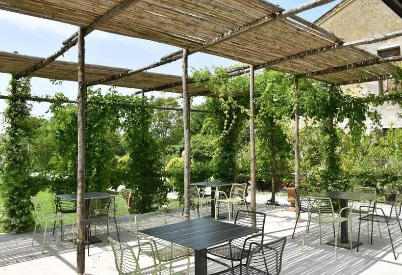 تختخواب و صبحانه Venicegreen Agriresort