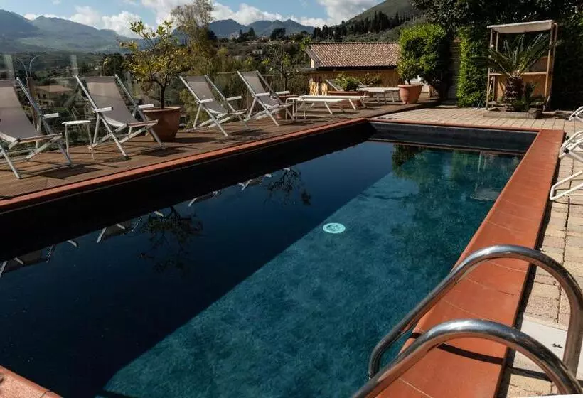 تختخواب و صبحانه Casa Rossa