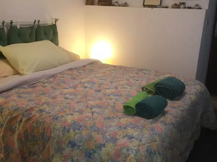 تختخواب و صبحانه La Casa Inglese