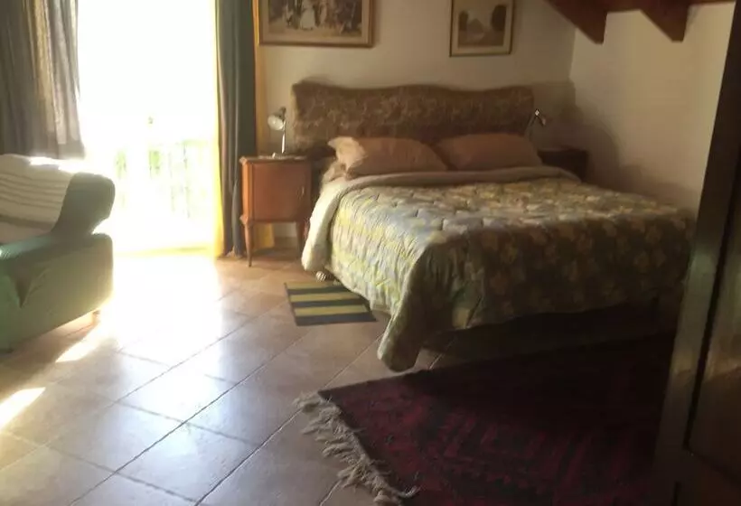 تختخواب و صبحانه La Casa Inglese