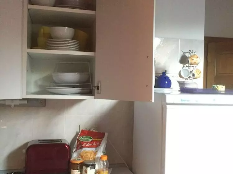 تختخواب و صبحانه La Casa Inglese