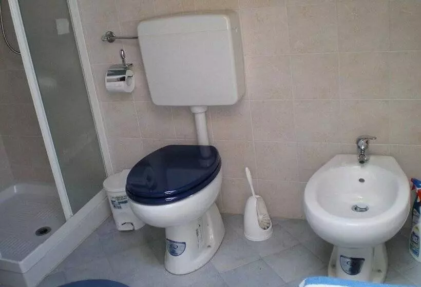 تختخواب و صبحانه La Casa Inglese