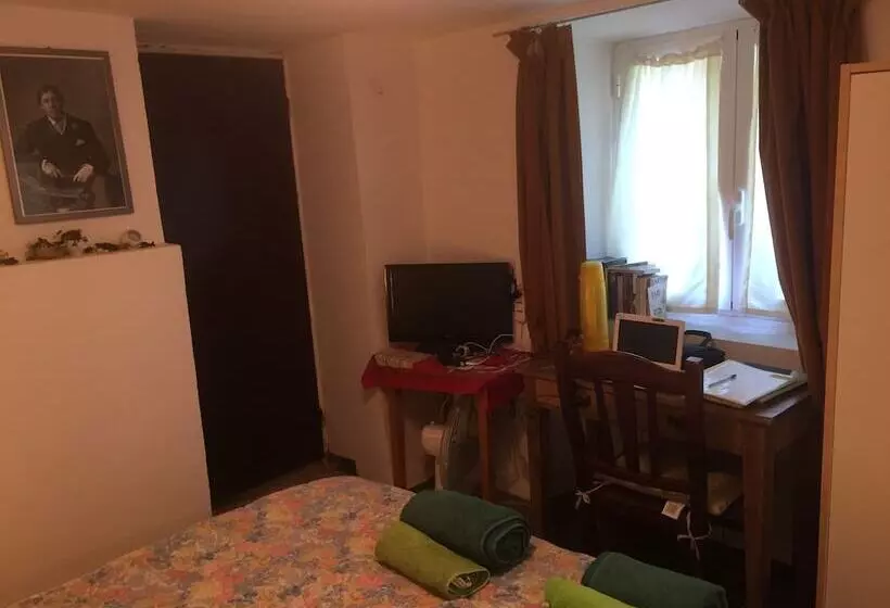 تختخواب و صبحانه La Casa Inglese