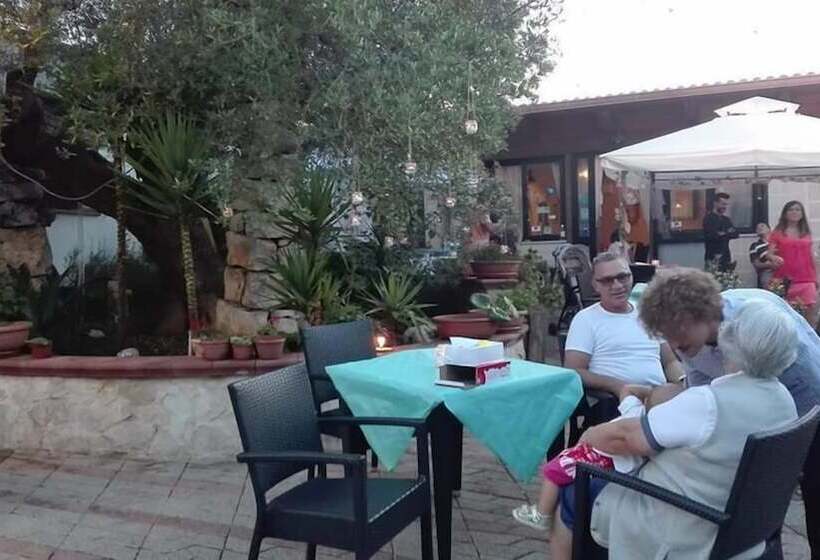 ベッドアンドブレックファースト L'isola Felice E Trulli Sotto Le Stelle