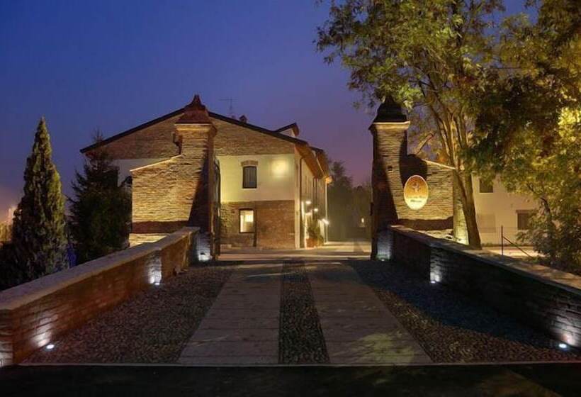 בית מלון כפרי Corte Della Rocca Bassa