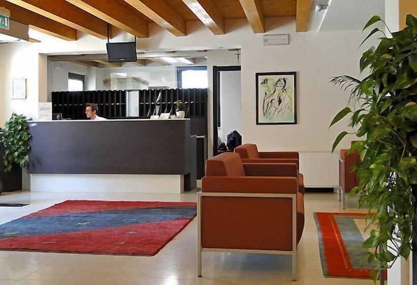 בית מלון כפרי Corte Della Rocca Bassa