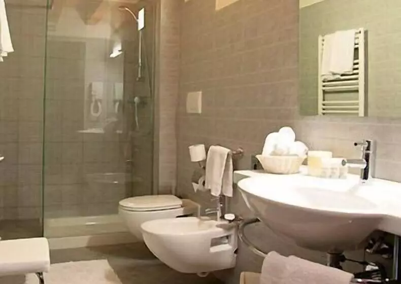 هتل Corte Della Rocca Bassa