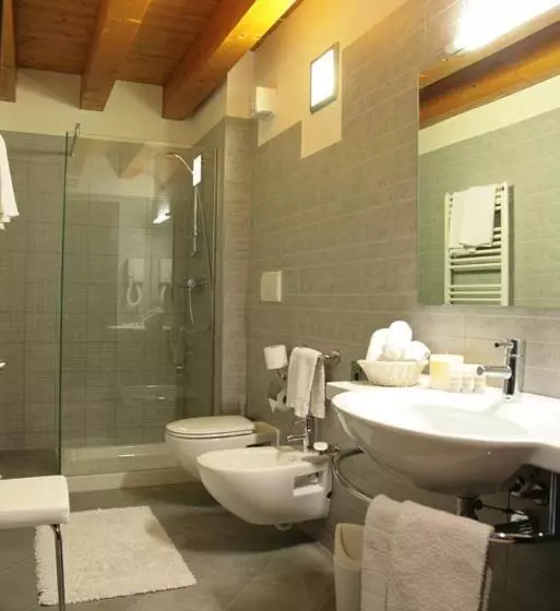 هتل Corte Della Rocca Bassa