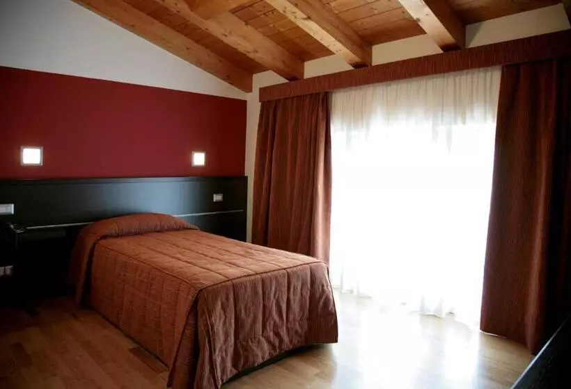 هتل Corte Della Rocca Bassa