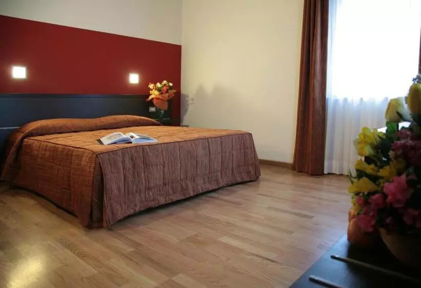 هتل Corte Della Rocca Bassa