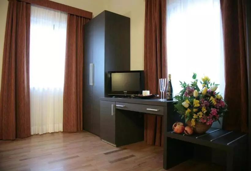 هتل Corte Della Rocca Bassa