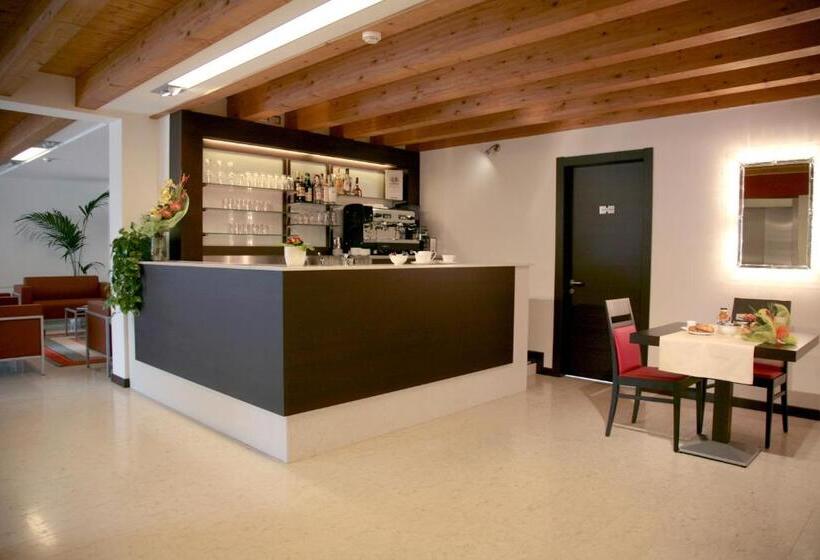 בית מלון כפרי Corte Della Rocca Bassa