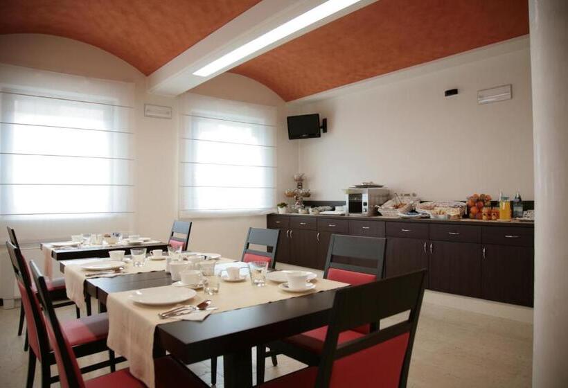 בית מלון כפרי Corte Della Rocca Bassa