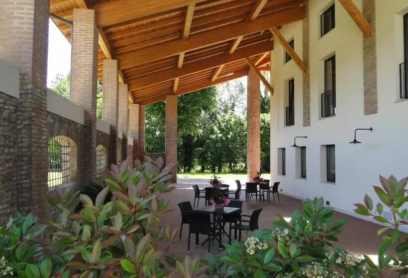 هتل Corte Della Rocca Bassa