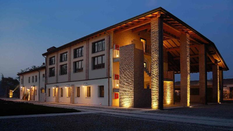 בית מלון כפרי Corte Della Rocca Bassa