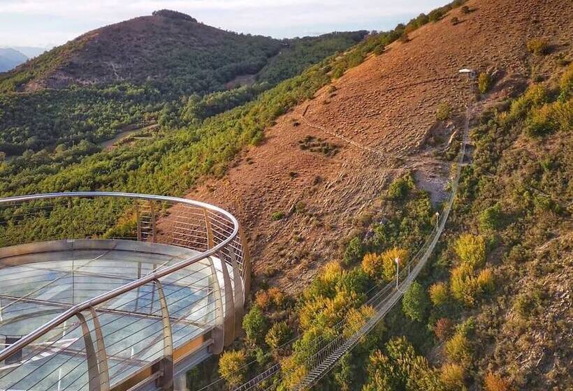 فندق Bouganville Hill Resort & Wellness Space