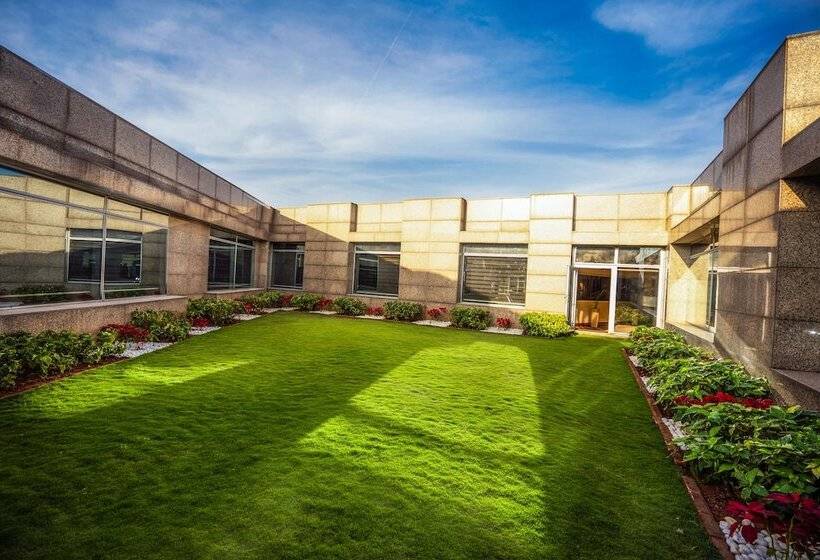 فندق Hilton Bangalore Embassy Golflinks