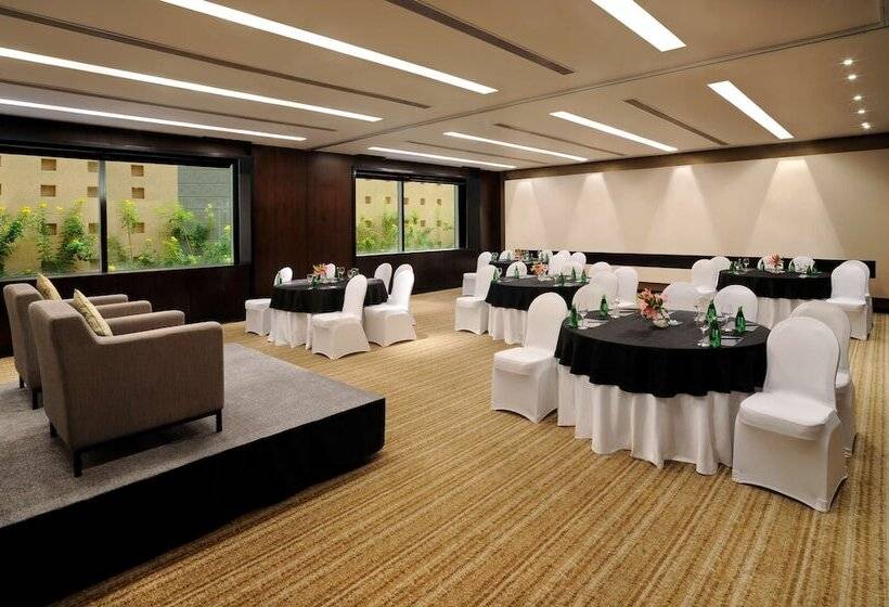 فندق Hilton Bangalore Embassy Golflinks