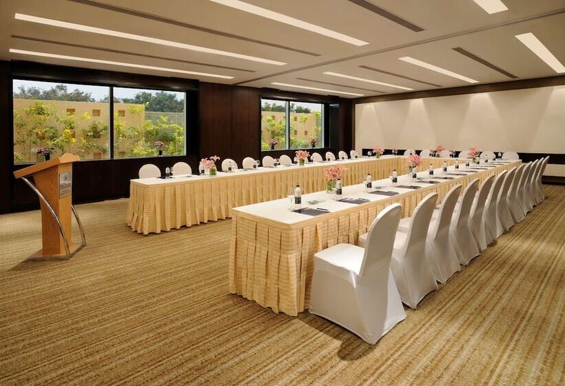 فندق Hilton Bangalore Embassy Golflinks