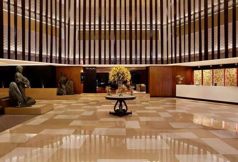 هتل Hilton Bangalore Embassy Golflinks