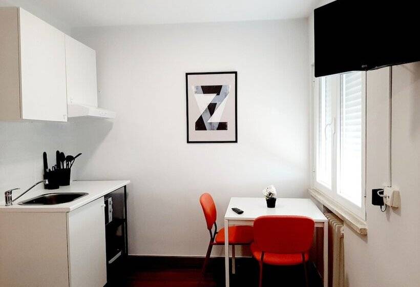 فندق Hostal Lucia By Gaiarooms