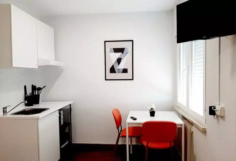 هتل Hostal Lucia By Gaiarooms