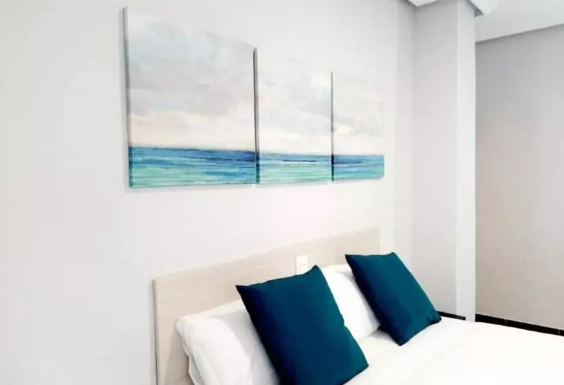 هتل Hostal Lucia By Gaiarooms