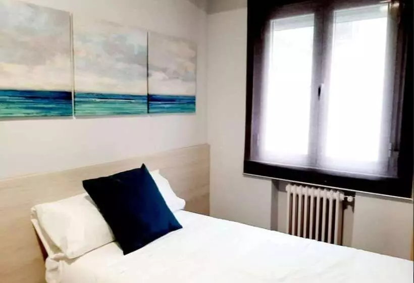 هتل Hostal Lucia By Gaiarooms