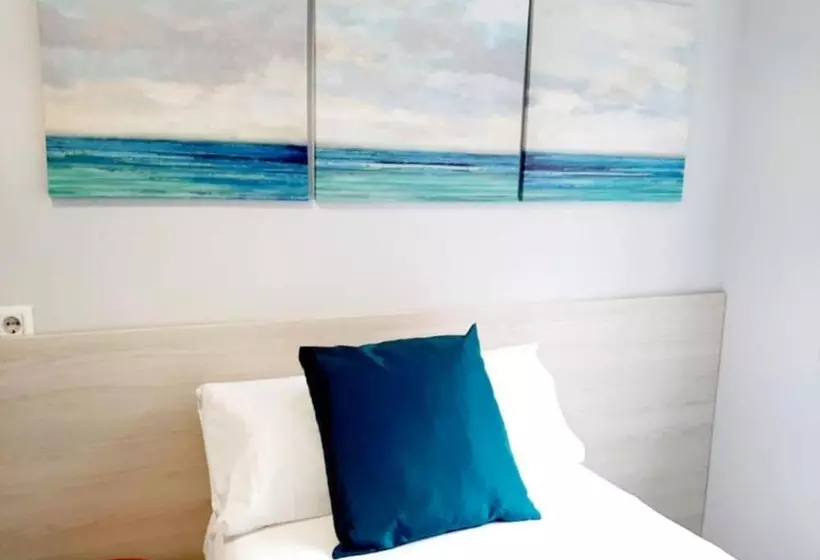 هتل Hostal Lucia By Gaiarooms