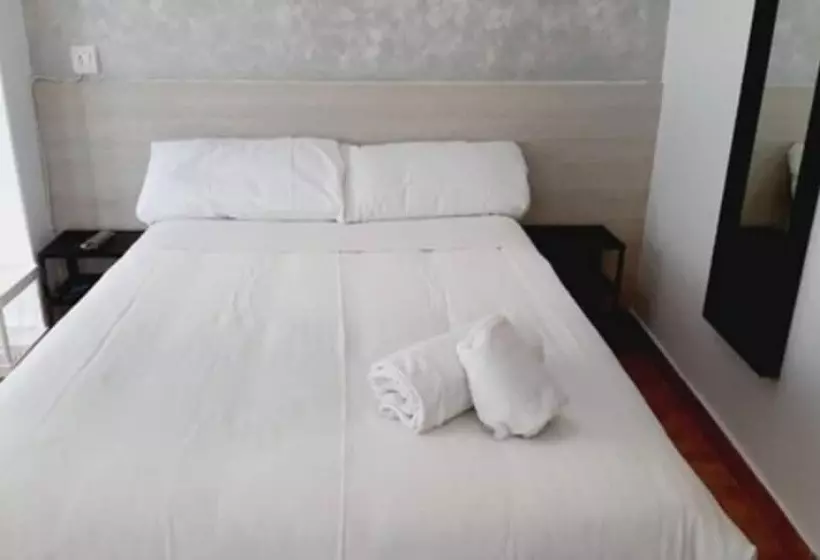 هتل Hostal Lucia By Gaiarooms