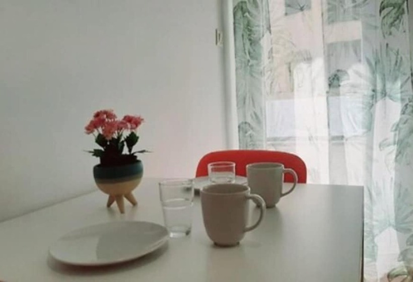 فندق Hostal Lucia By Gaiarooms