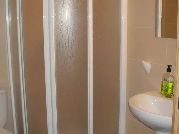 هتل Hostal Lucia By Gaiarooms