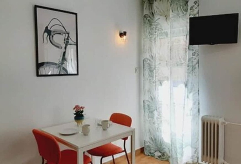 فندق Hostal Lucia By Gaiarooms