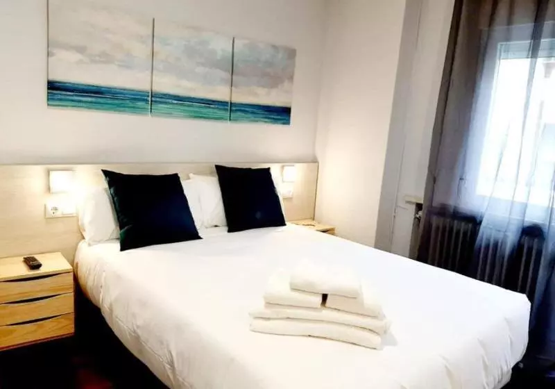 هتل Hostal Lucia By Gaiarooms