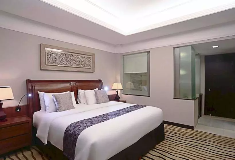 Отель Mercure Palu