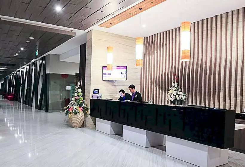 Отель Mercure Palu